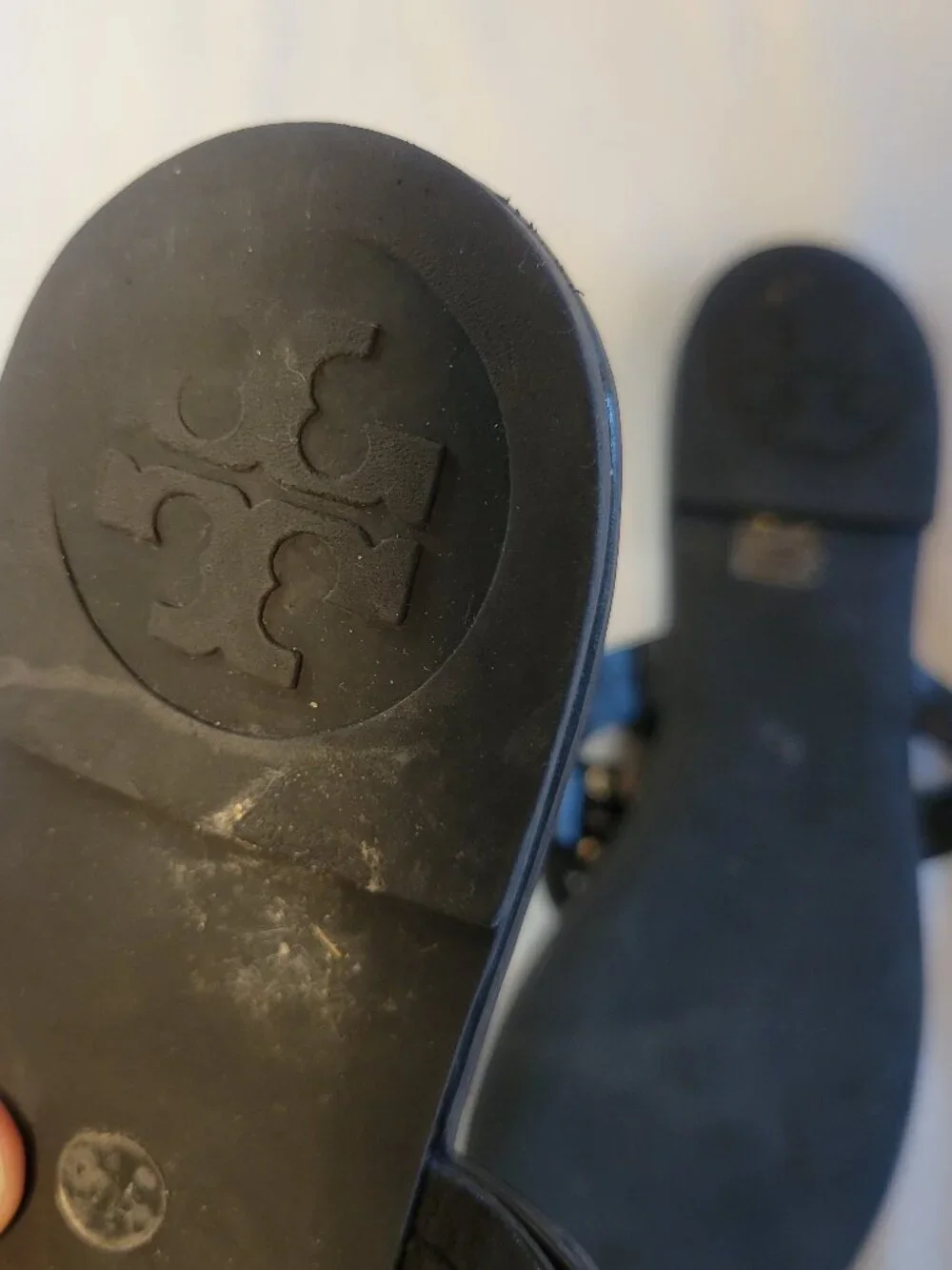Tory Burch Miller Black Leather Thong Sandals Silver Logo Women's Size 7